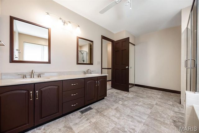 717 St Nicholas Drive, O'fallon, IL 62269