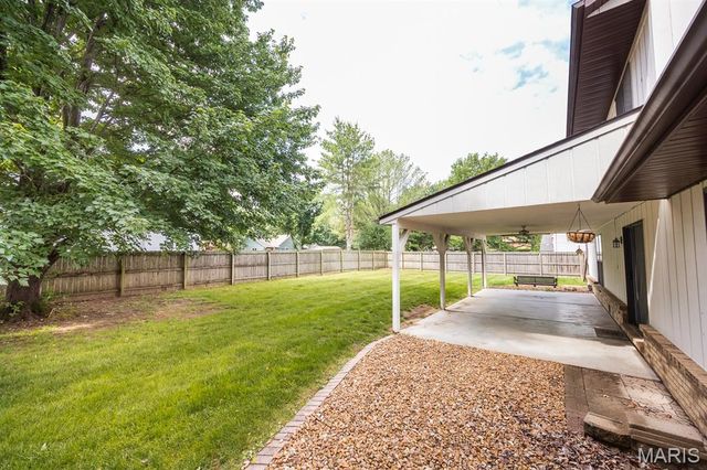 717 St Nicholas Drive, O'fallon, IL 62269