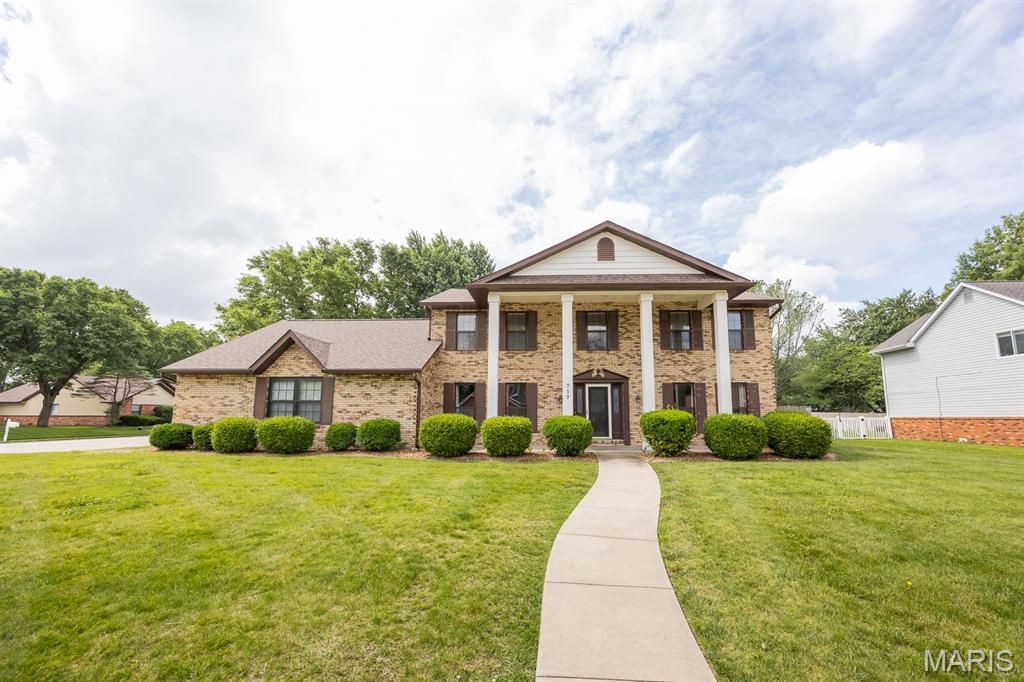 717 St Nicholas Drive, O'fallon, IL 62269