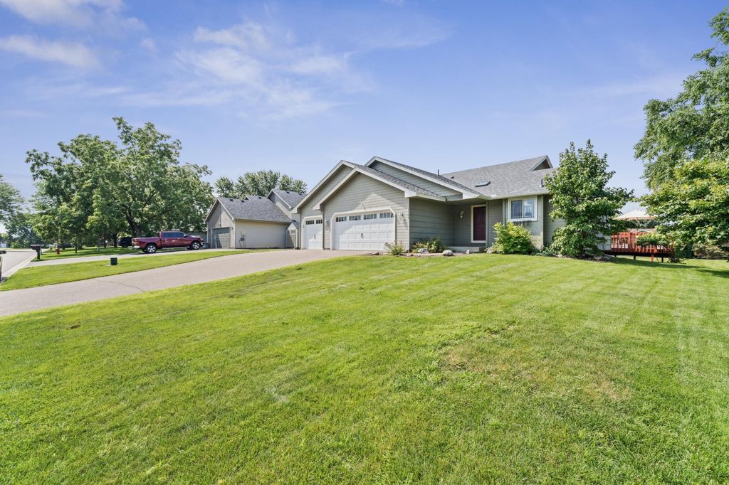 17365 Foliage Avenue, Lakeville, MN 55024