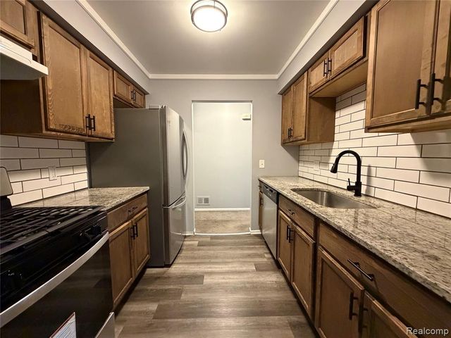 28096 Universal Drive, Warren, MI 48092