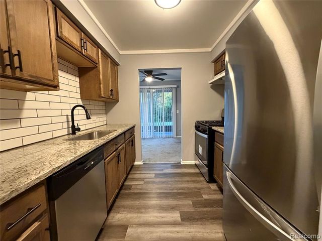 28096 Universal Drive, Warren, MI 48092
