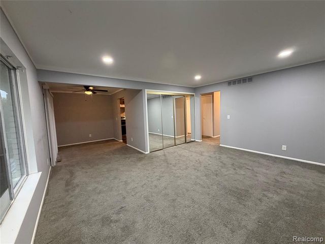 28096 Universal Drive, Warren, MI 48092