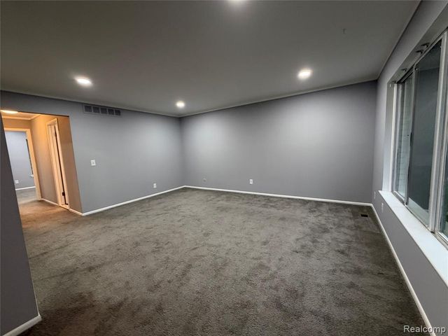28096 Universal Drive, Warren, MI 48092