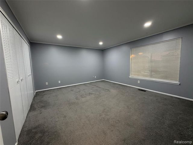 28096 Universal Drive, Warren, MI 48092