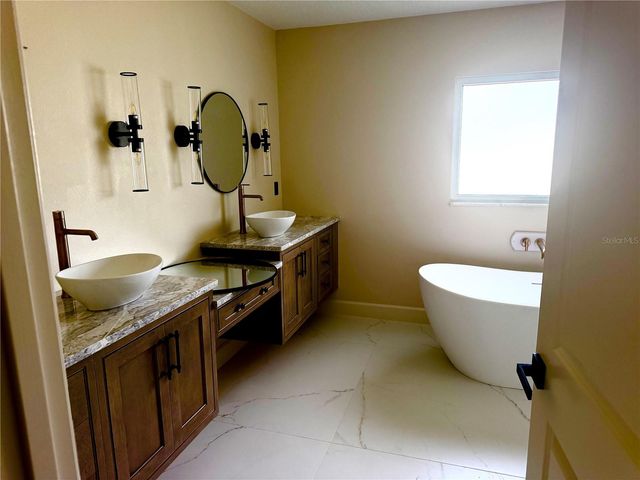 1341 W LAKESHORE DRIVE, Clermont, FL 34711