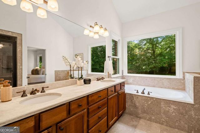1584 Dresden Drive NE, Brookhaven, GA 30319