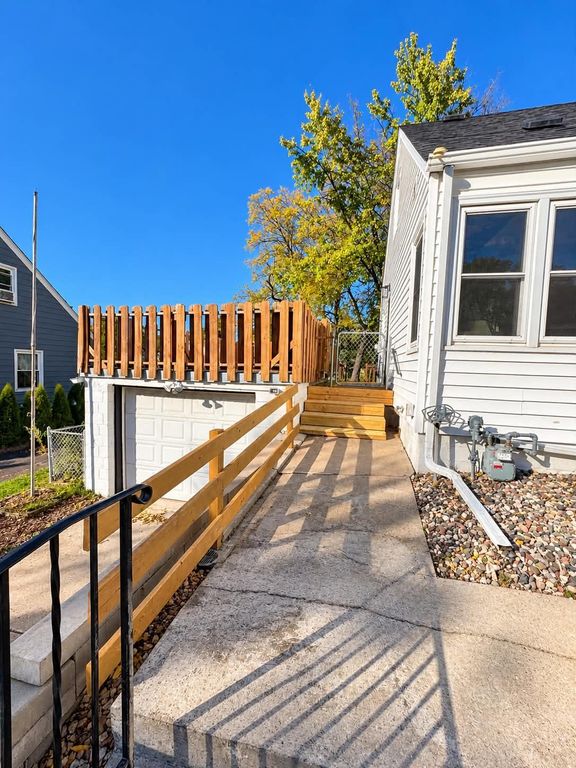 2057 Sherwood Avenue, Saint Paul, MN 55119 — photo 2