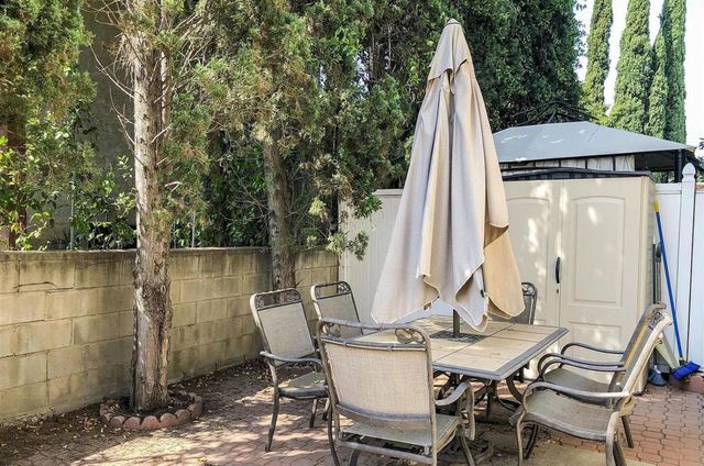 2240 India Street, Los Angeles, CA 90039