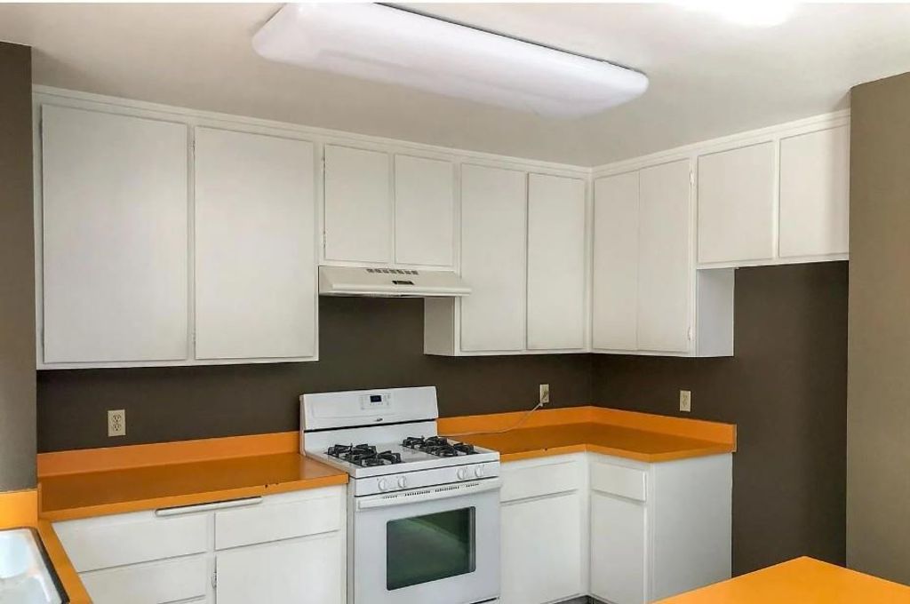 2240 India Street, Los Angeles, CA 90039