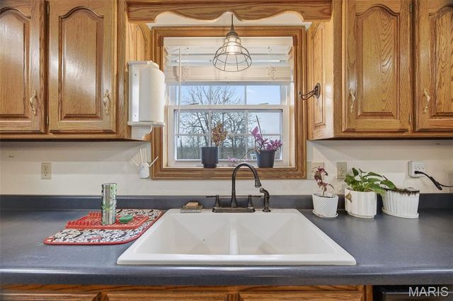 15320 WW Highway, Lebanon, MO 65536