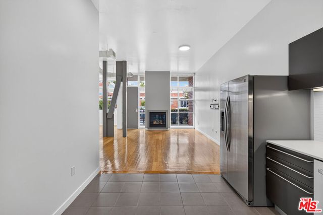 1912 Broadway 103, Santa Monica, CA 90404