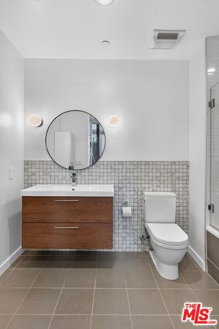 1912 Broadway 103, Santa Monica, CA 90404