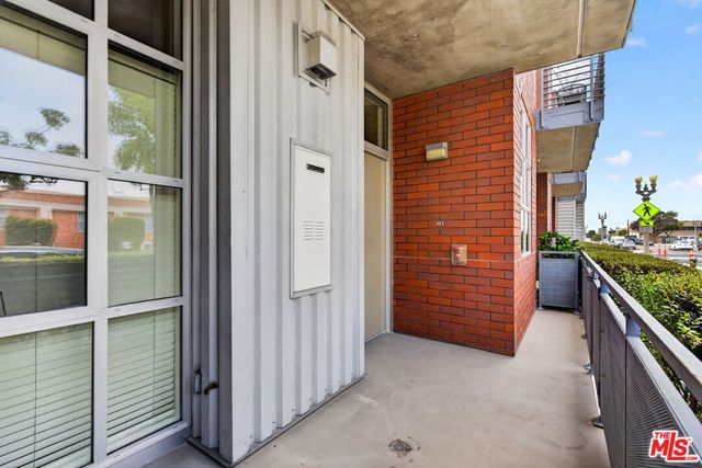 1912 Broadway 103, Santa Monica, CA 90404