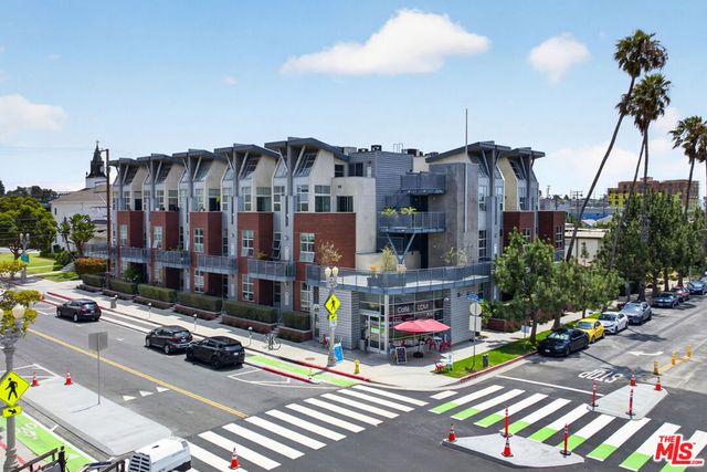 1912 Broadway 103, Santa Monica, CA 90404