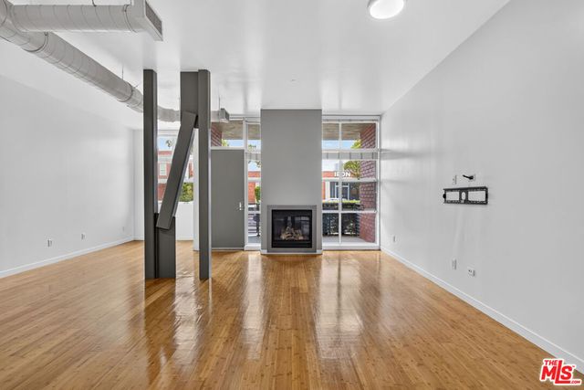 1912 Broadway 103, Santa Monica, CA 90404