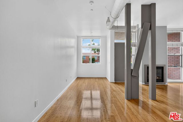 1912 Broadway 103, Santa Monica, CA 90404