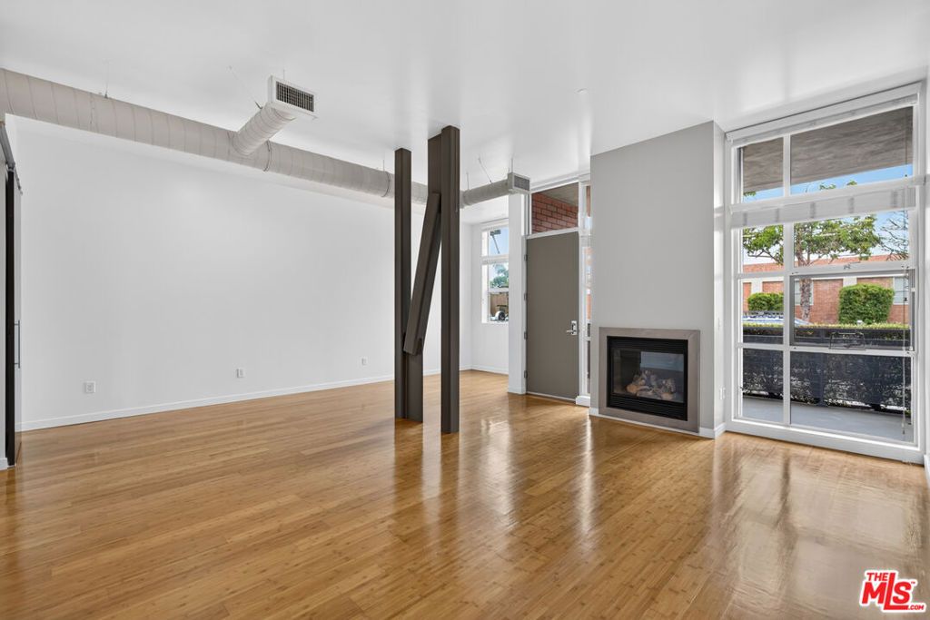1912 Broadway 103, Santa Monica, CA 90404