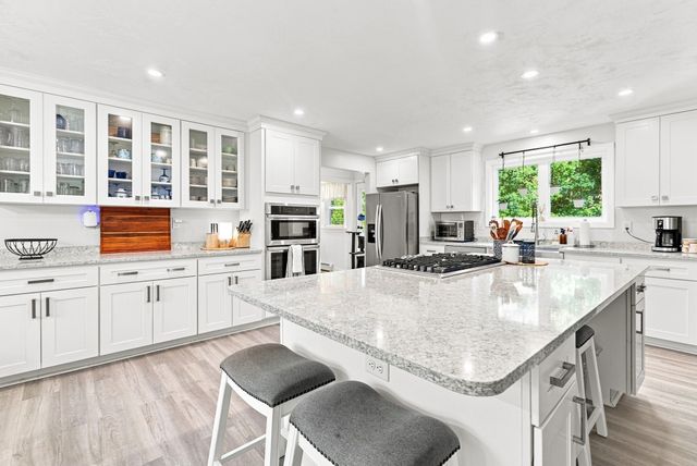 36 Main Ave, Wareham, MA 02538