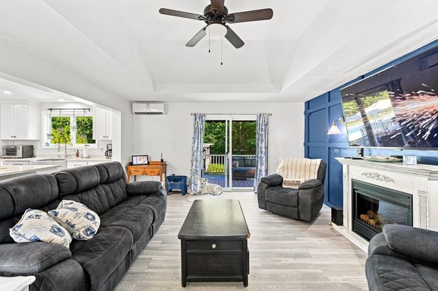36 Main Ave, Wareham, MA 02538