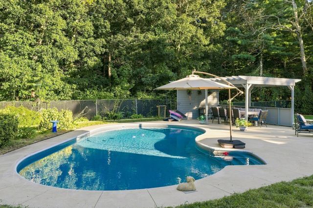36 Main Ave, Wareham, MA 02538