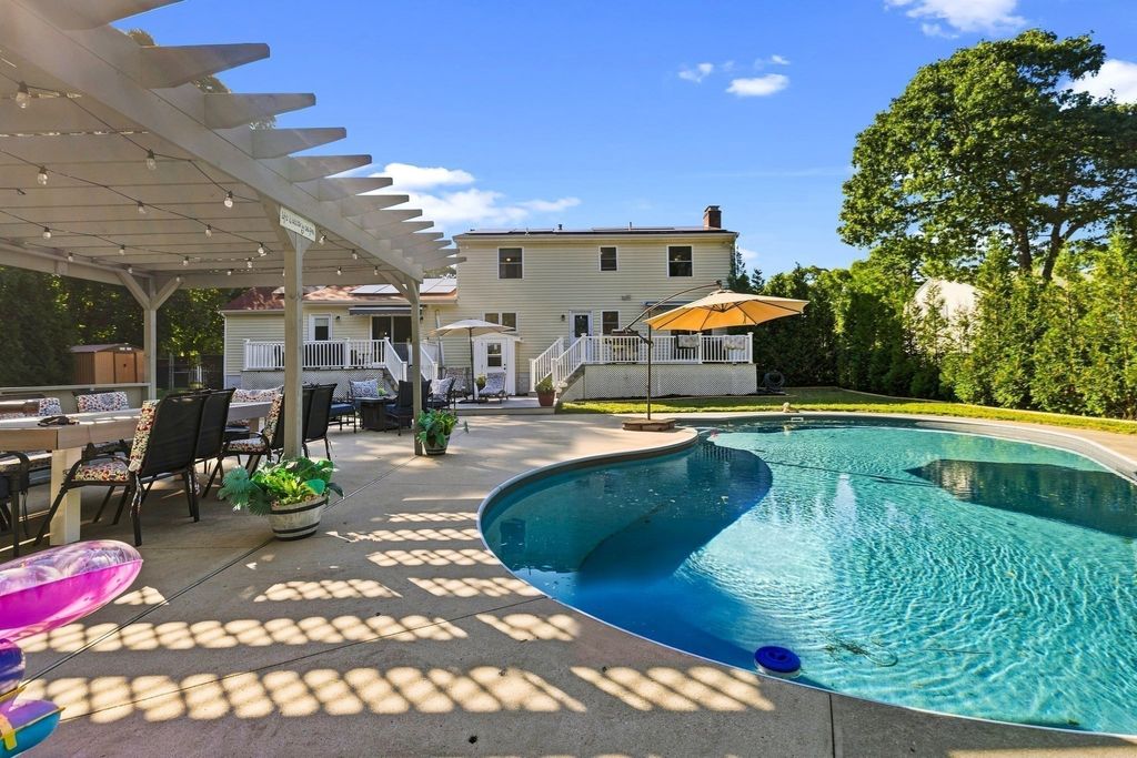 36 Main Ave, Wareham, MA 02538