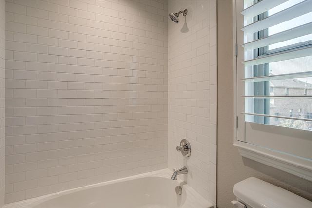 13905 E Riviera Drive, Fort Worth, TX 76028