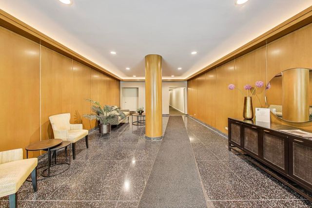 1508 Hinman Avenue 8B, Evanston, IL 60201