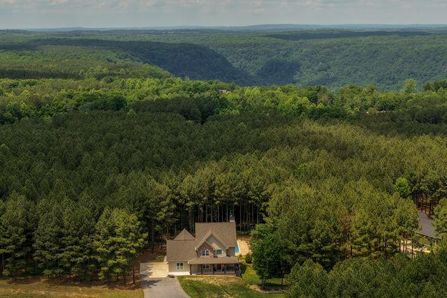 2485 River Bluffs Drive, Jasper, TN 37347