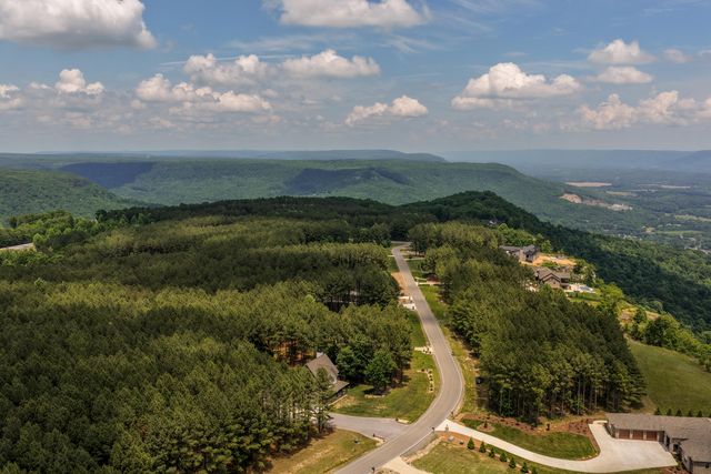 2485 River Bluffs Drive, Jasper, TN 37347