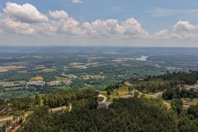 2485 River Bluffs Drive, Jasper, TN 37347