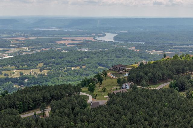 2485 River Bluffs Drive, Jasper, TN 37347