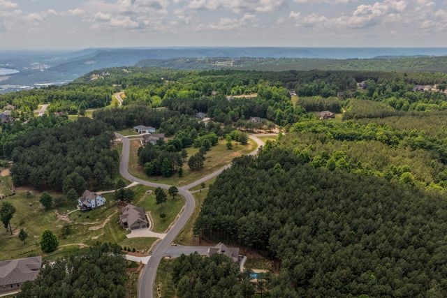 2485 River Bluffs Drive, Jasper, TN 37347
