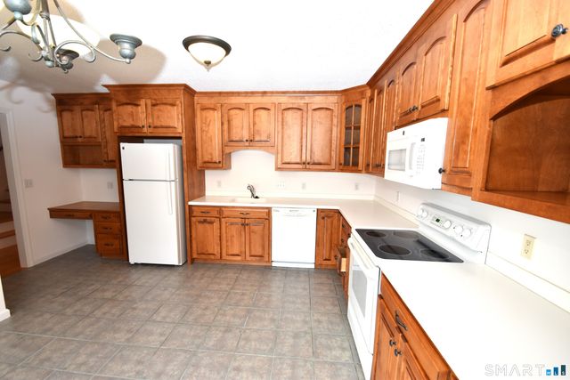 49 Overshot Drive 49, Glastonbury, CT 06073