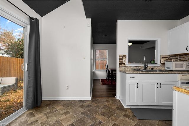 197 Gate House RD, Newport News, VA 23608