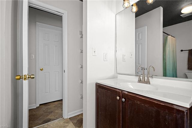 197 Gate House RD, Newport News, VA 23608