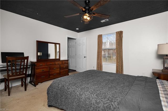 197 Gate House RD, Newport News, VA 23608