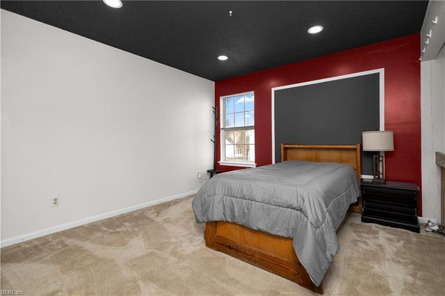 197 Gate House RD, Newport News, VA 23608