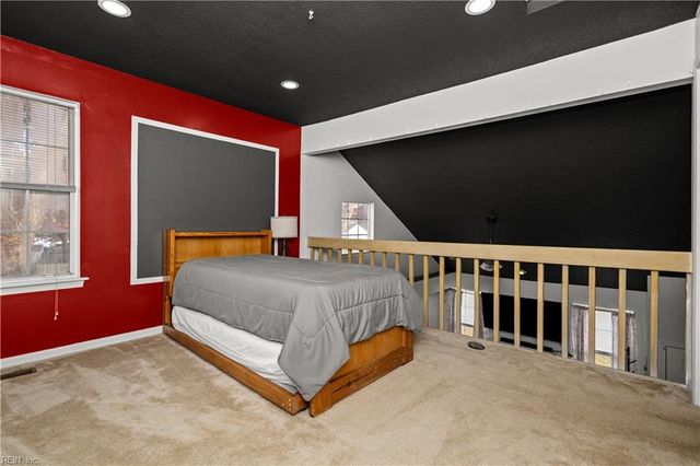 197 Gate House RD, Newport News, VA 23608