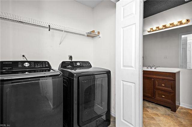 197 Gate House RD, Newport News, VA 23608