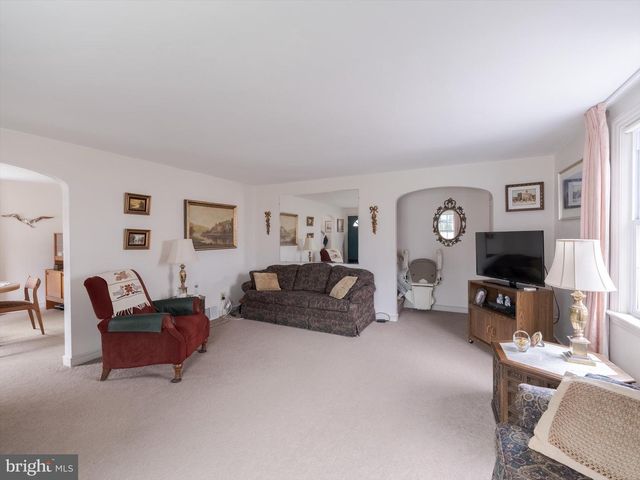 34 SCHUYLER RD, Springfield, PA 19064