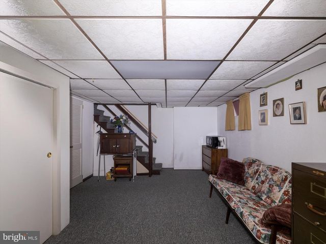 34 SCHUYLER RD, Springfield, PA 19064