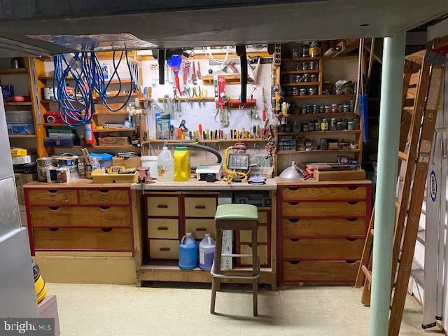 34 SCHUYLER RD, Springfield, PA 19064