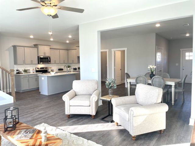 557 Twyla Dr, Lebanon, TN 37087