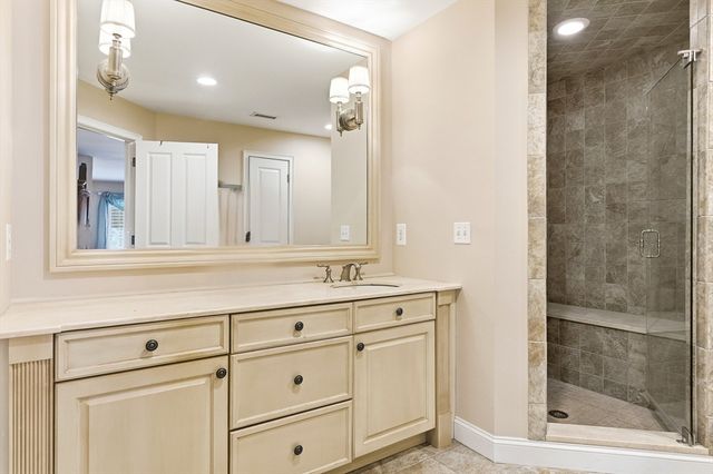 900 Lynnfield St D16, Lynnfield, MA 01940