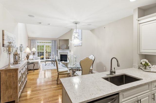 900 Lynnfield St D16, Lynnfield, MA 01940