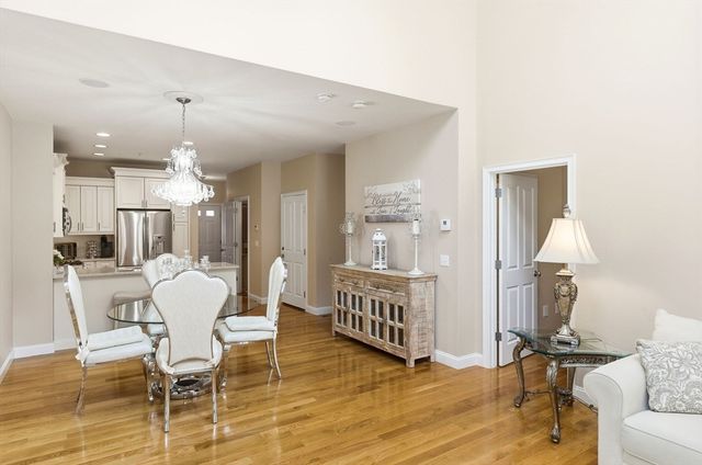 900 Lynnfield St D16, Lynnfield, MA 01940