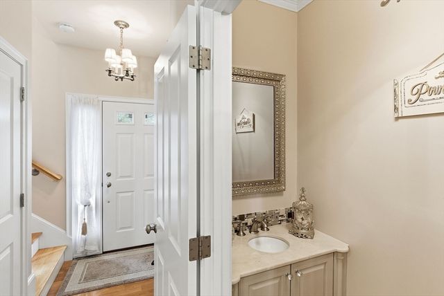 900 Lynnfield St D16, Lynnfield, MA 01940