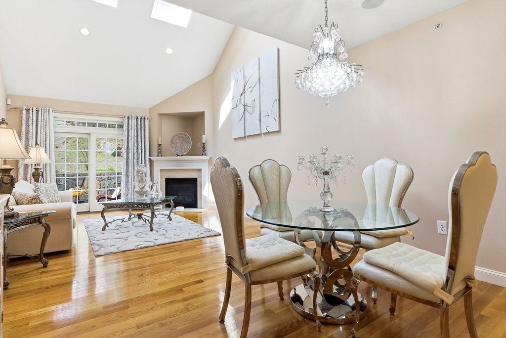 900 Lynnfield St D16, Lynnfield, MA 01940