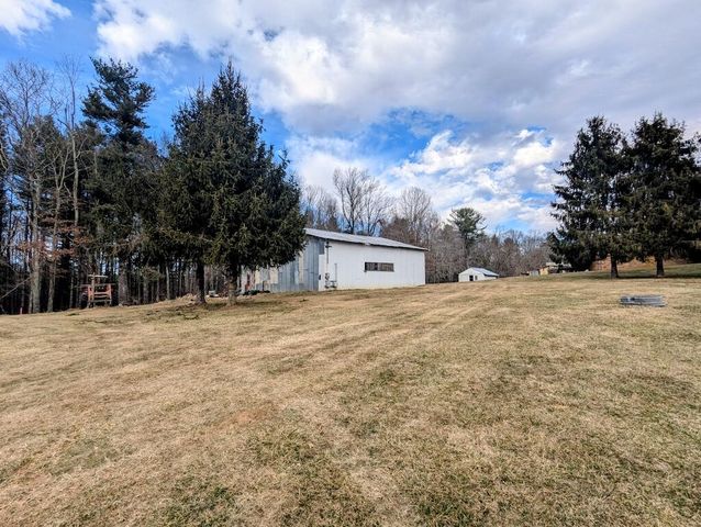 183 Abrahams Place, Floyd, VA 24091